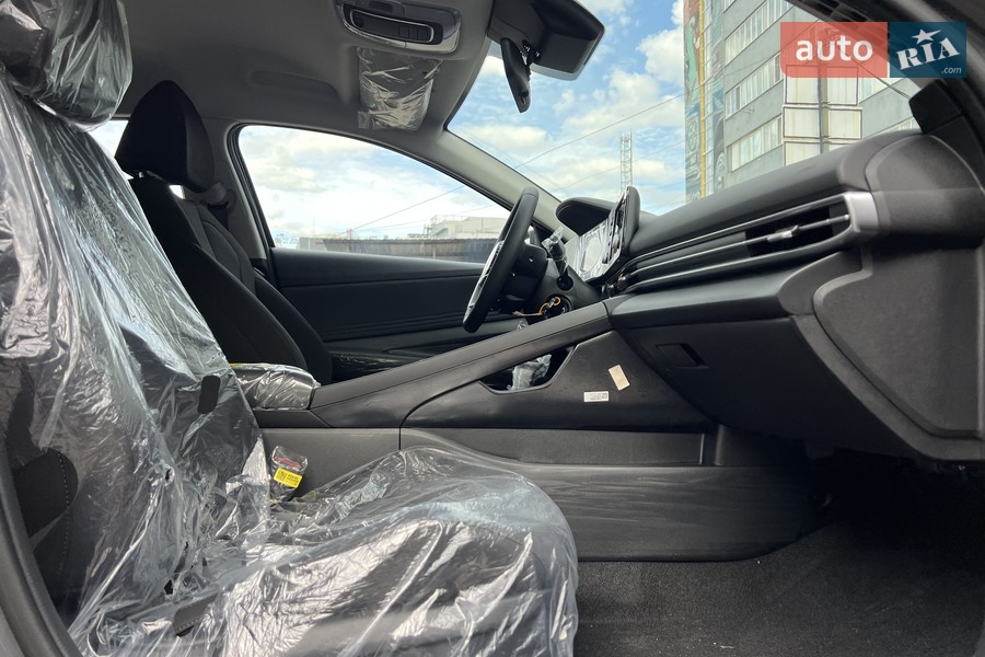 Hyundai Elantra - фото 31