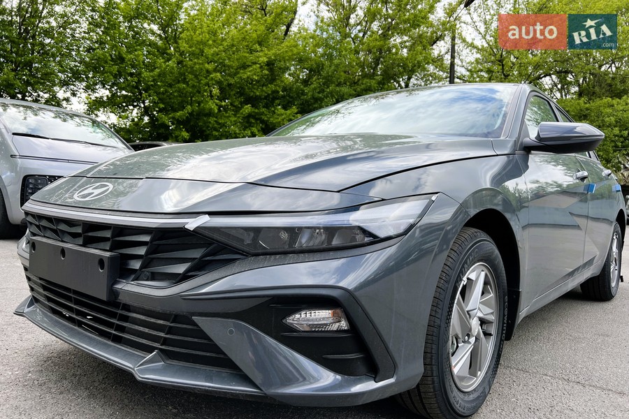 Hyundai Elantra - фото 2