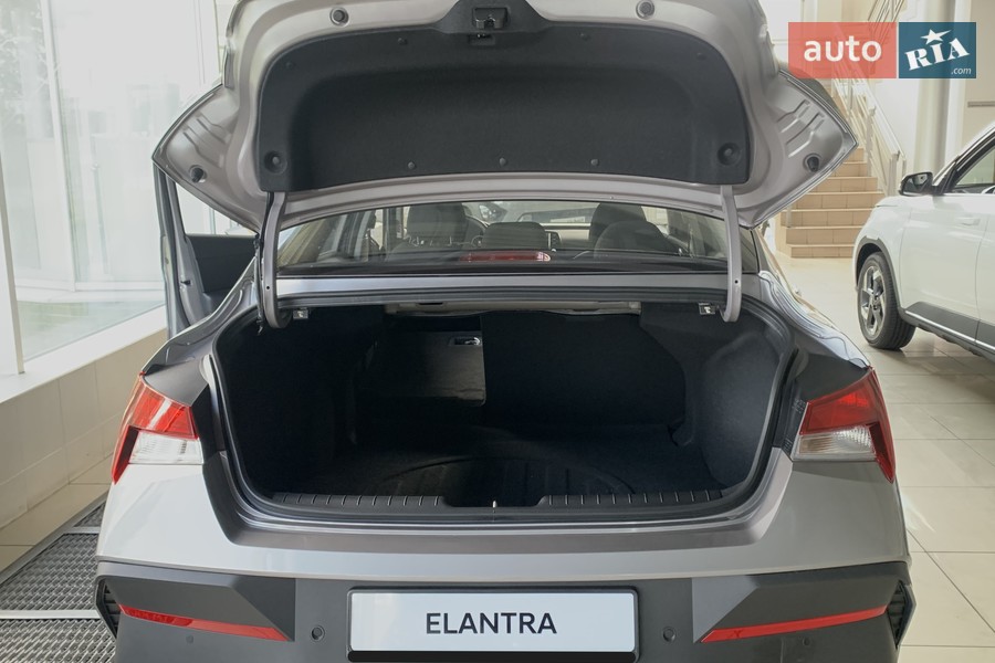 Hyundai Elantra - фото 7