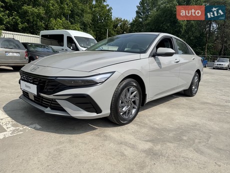 Hyundai Elantra 2024