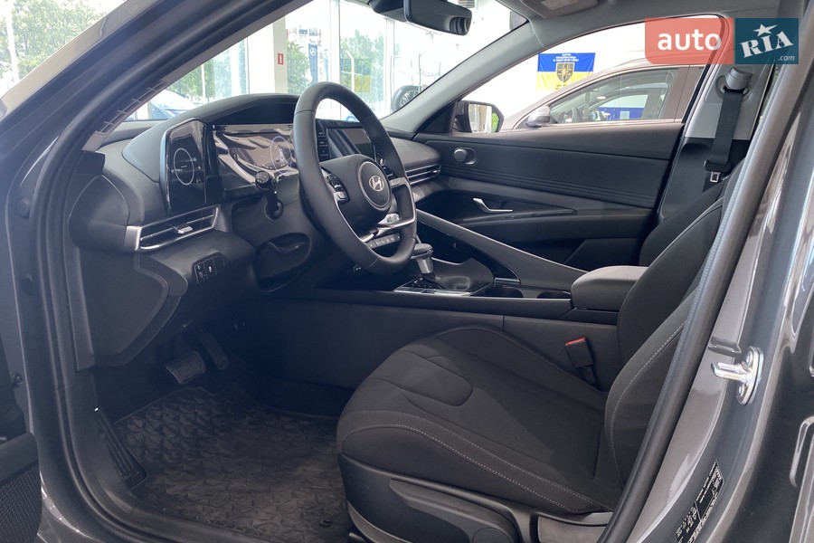 Hyundai Elantra - фото 24
