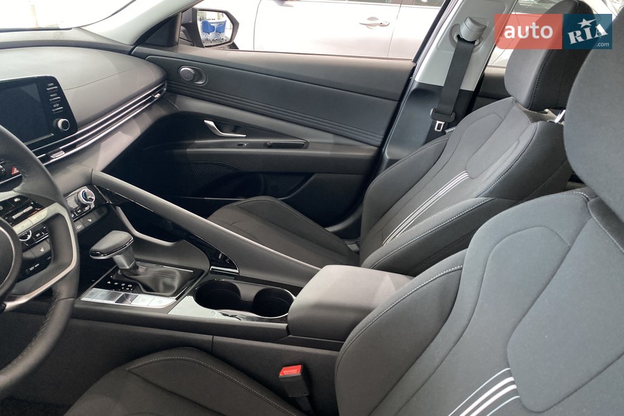 Hyundai Elantra - фото 26