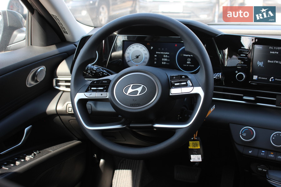 Hyundai Elantra - фото 22