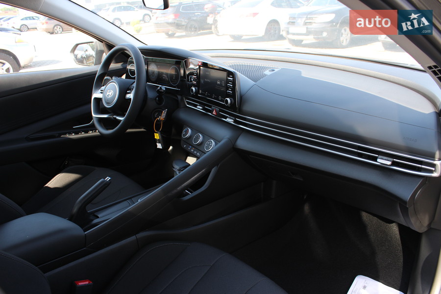 Hyundai Elantra - фото 32