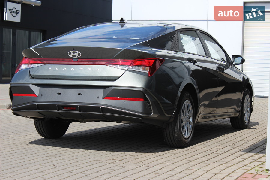 Hyundai Elantra - фото 15