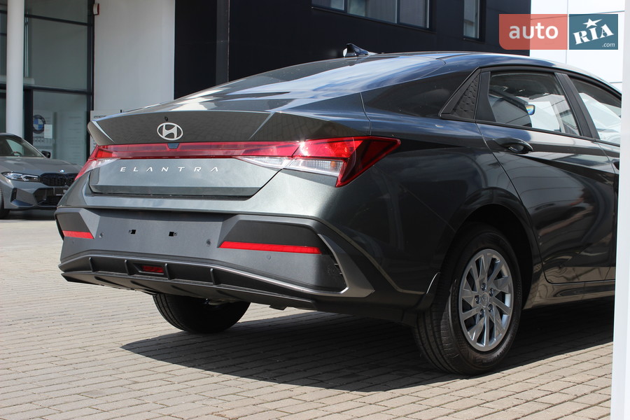Hyundai Elantra - фото 14