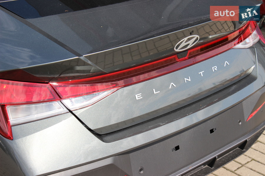 Hyundai Elantra - фото 13