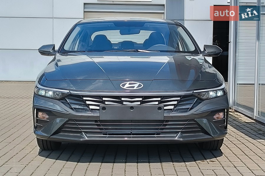 Hyundai Elantra - фото 2