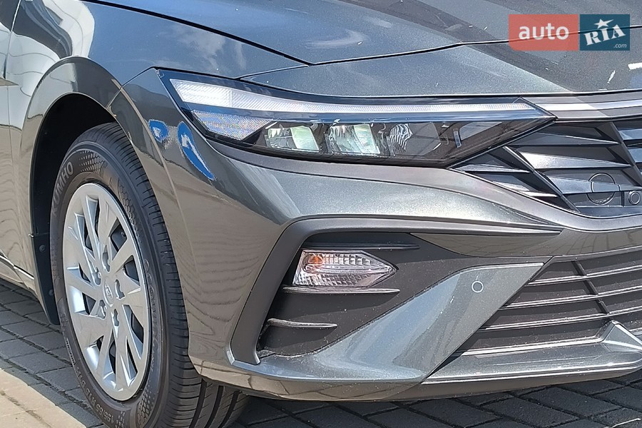 Hyundai Elantra - фото 4