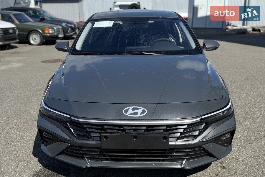 Hyundai Elantra - фото 2