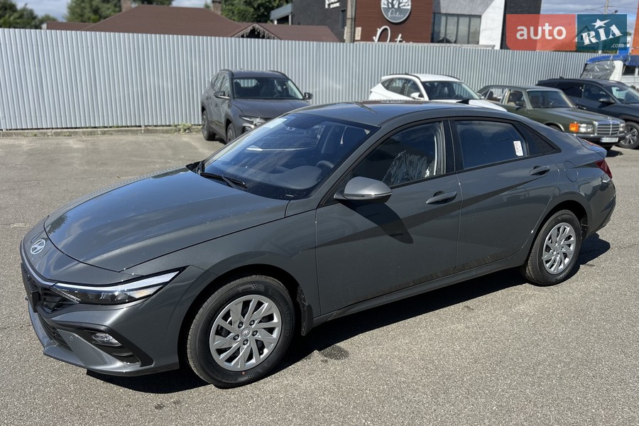 Hyundai Elantra - фото 4