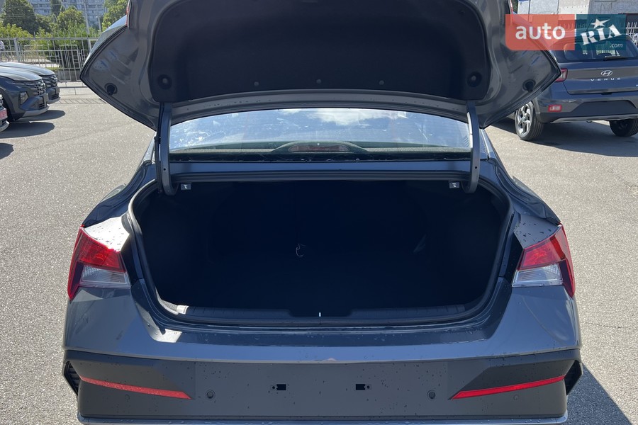 Hyundai Elantra - фото 7