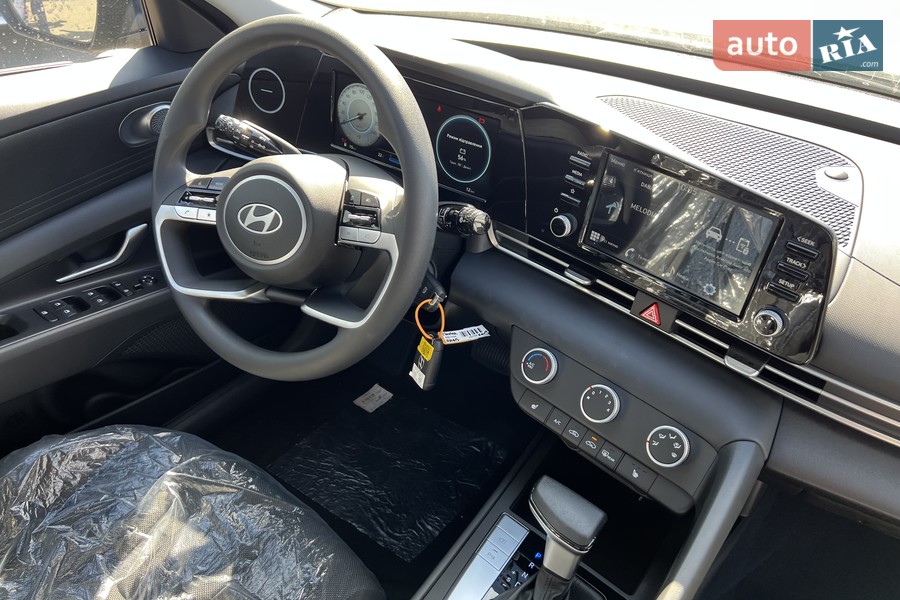 Hyundai Elantra - фото 16