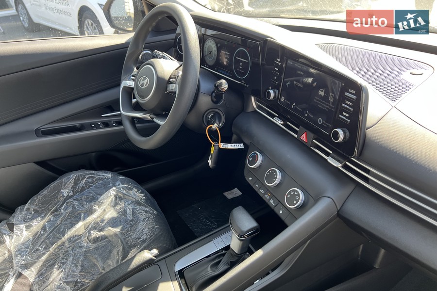 Hyundai Elantra - фото 17