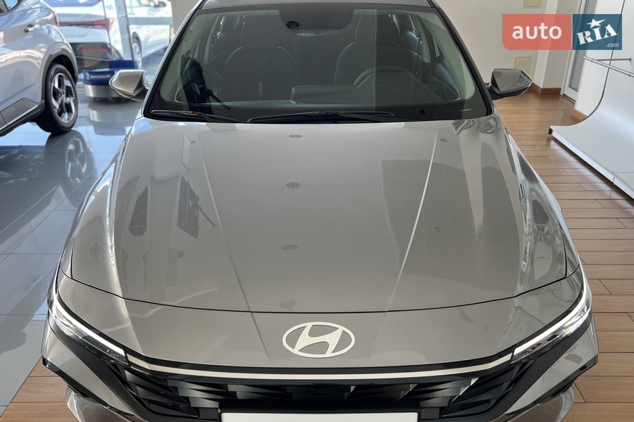 Hyundai Elantra - фото 4