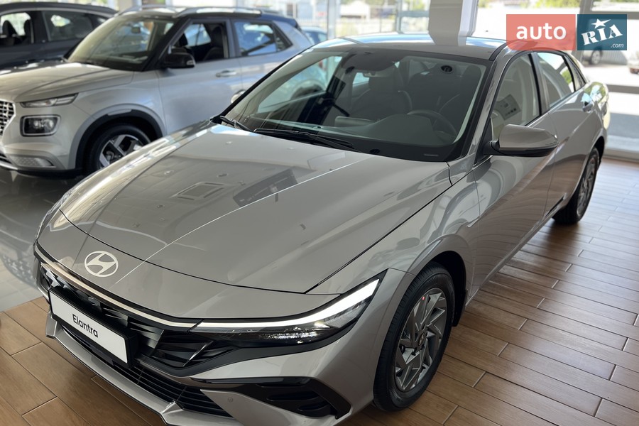 Hyundai Elantra - фото 2
