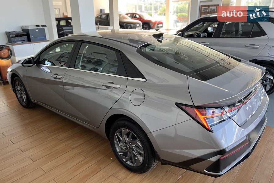 Hyundai Elantra - фото 6