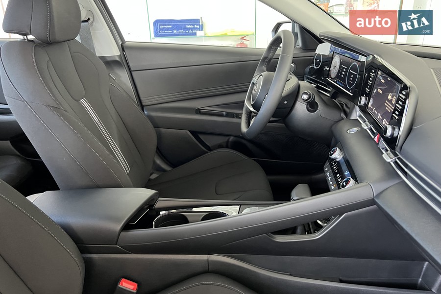 Hyundai Elantra - фото 17