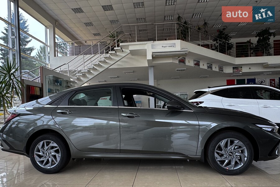 Hyundai Elantra - фото 3