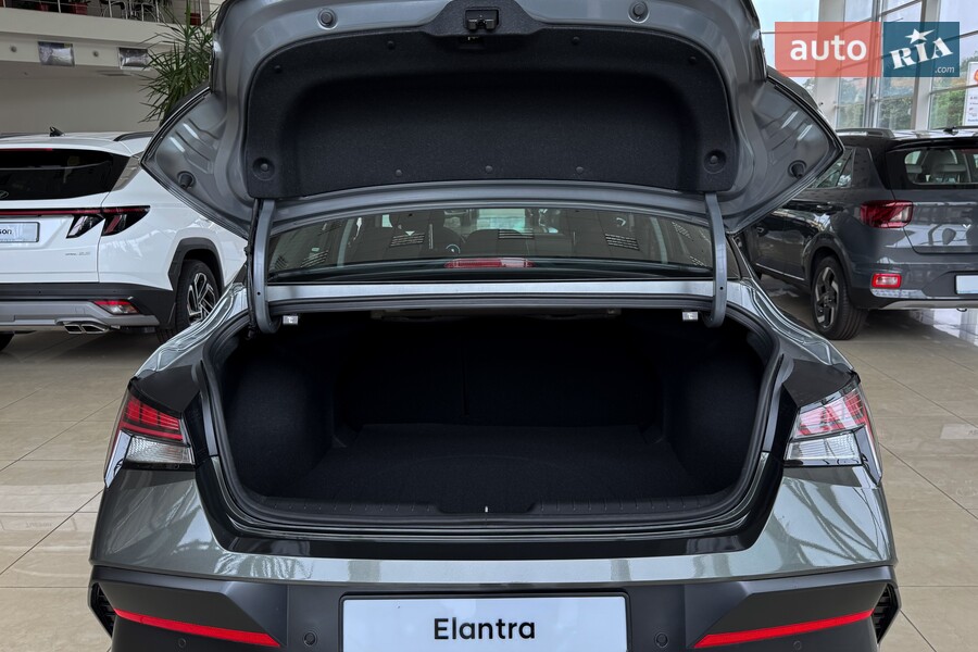 Hyundai Elantra - фото 8