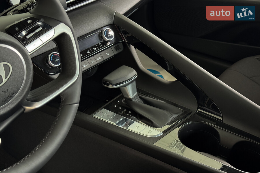 Hyundai Elantra - фото 11