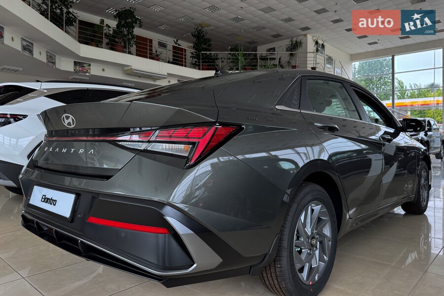 Hyundai Elantra - фото 5