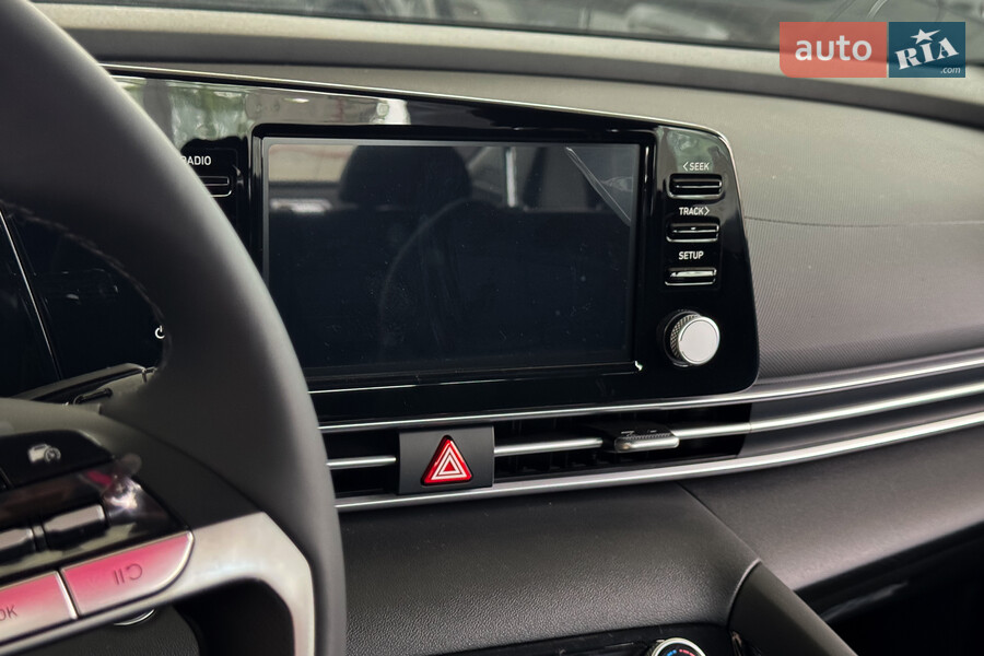 Hyundai Elantra - фото 12