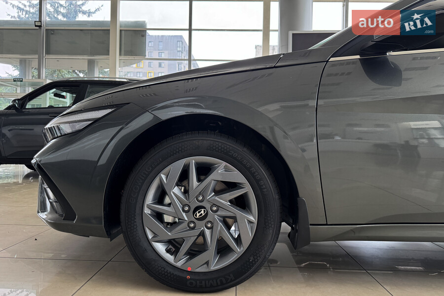 Hyundai Elantra - фото 9