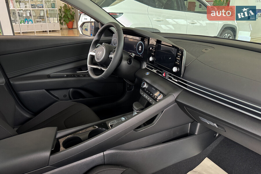 Hyundai Elantra - фото 18