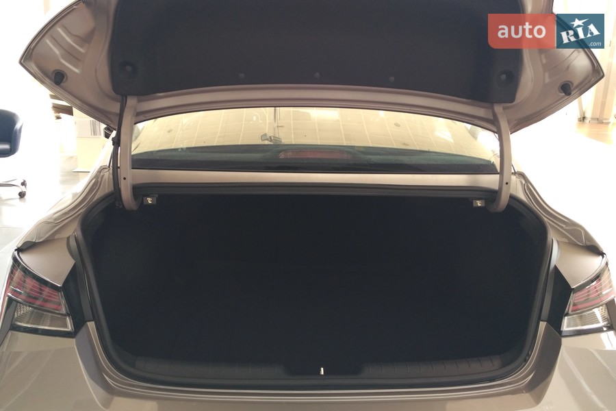 Hyundai Elantra - фото 9