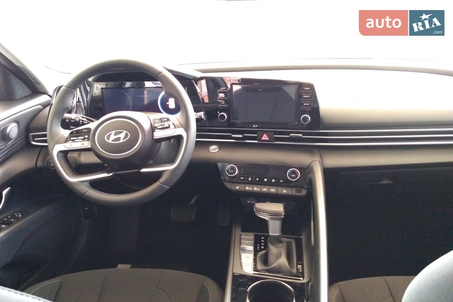 Hyundai Elantra - фото 14