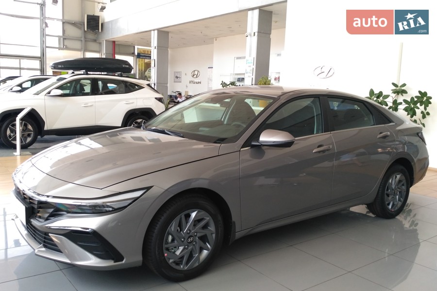 Hyundai Elantra - фото 3