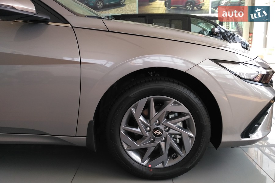 Hyundai Elantra - фото 6