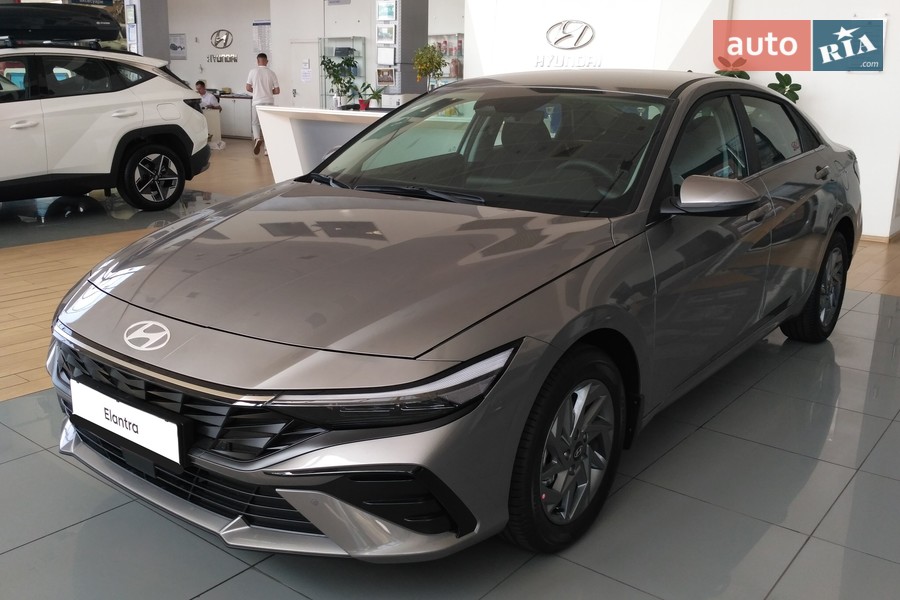 Hyundai Elantra - фото 4