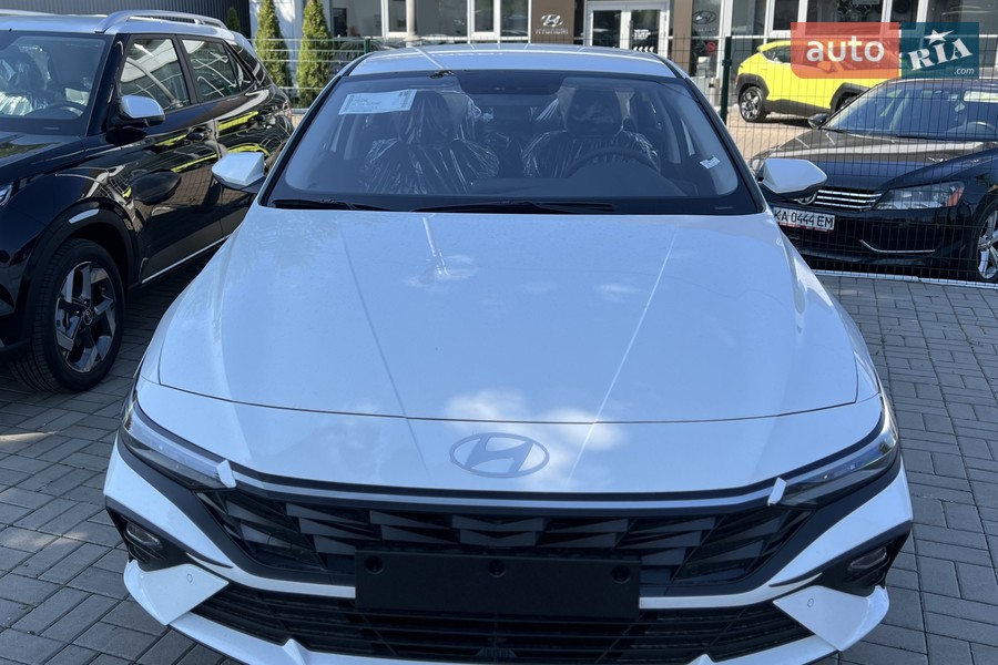 Hyundai Elantra - фото 2