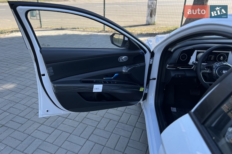 Hyundai Elantra - фото 9