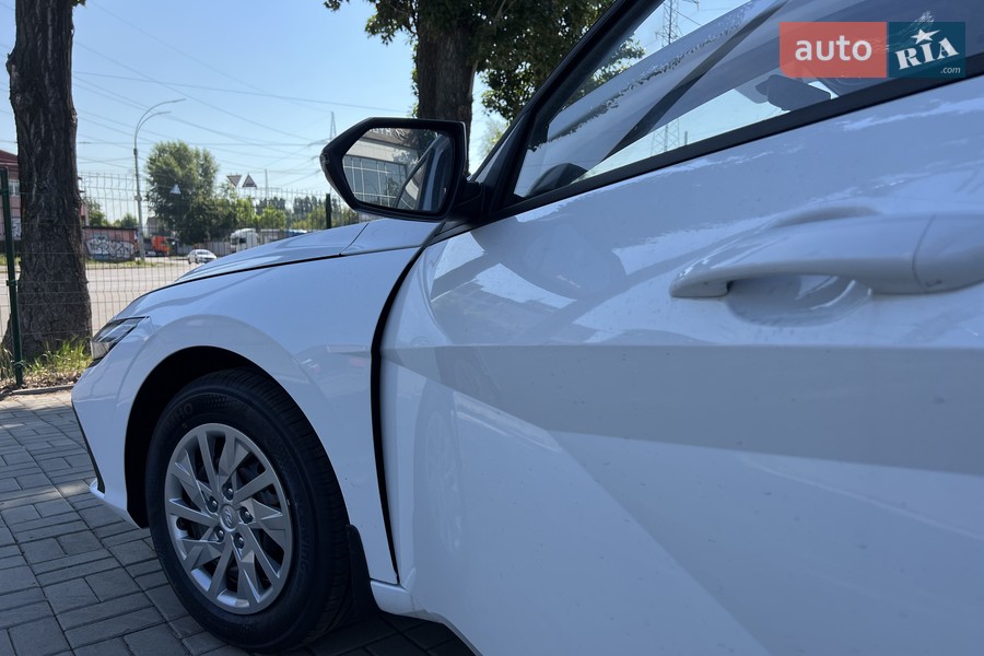 Hyundai Elantra - фото 6