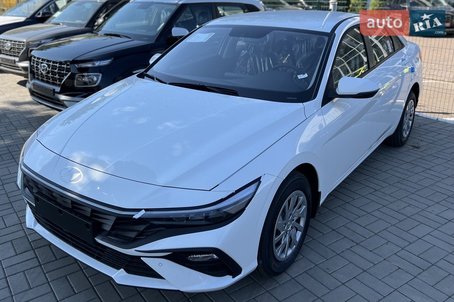 Hyundai Elantra - фото 1