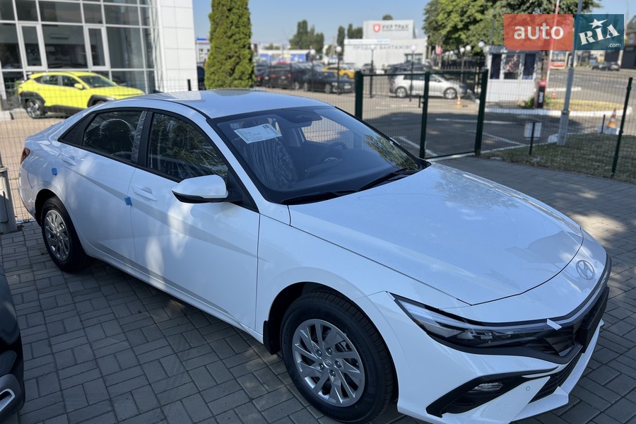 Hyundai Elantra - фото 4