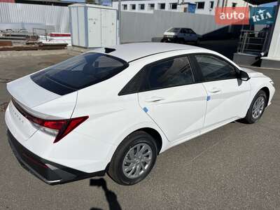 Новий Hyundai Elantra 2025 - фото 5