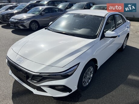 Hyundai Elantra 2024