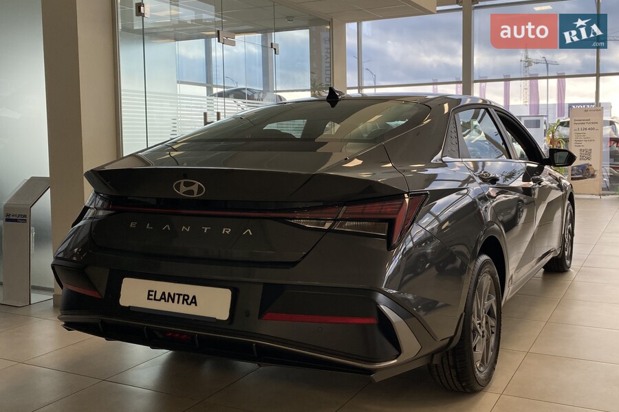 Hyundai Elantra - фото 4