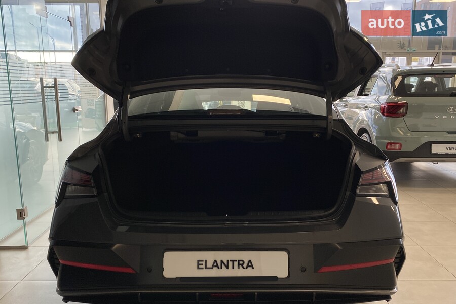 Hyundai Elantra - фото 7