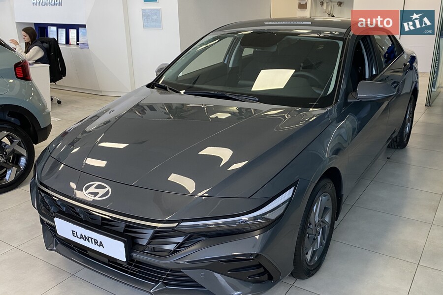 Hyundai Elantra - фото 3