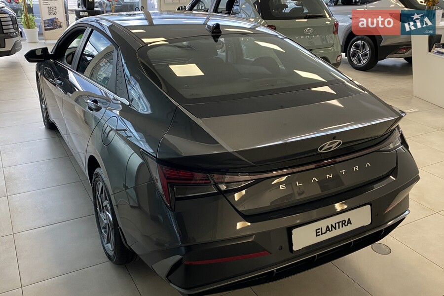 Hyundai Elantra - фото 5