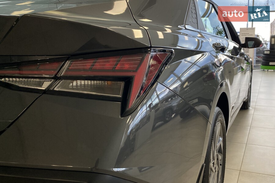 Hyundai Elantra - фото 6