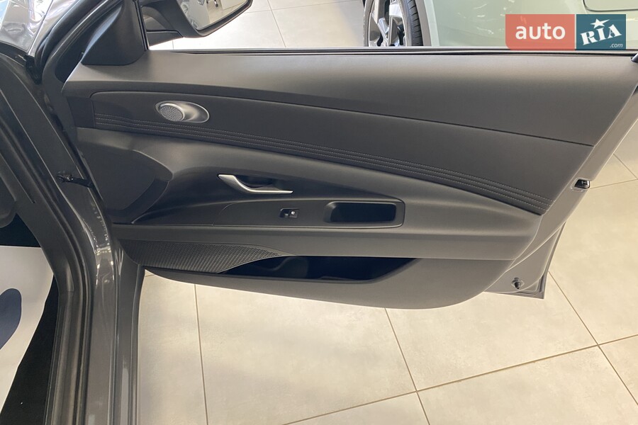 Hyundai Elantra - фото 11