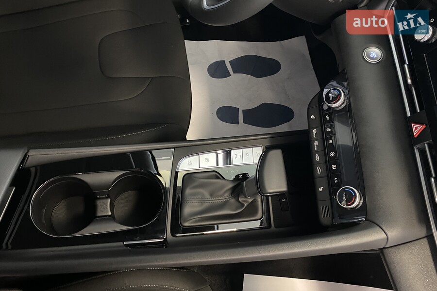 Hyundai Elantra - фото 12