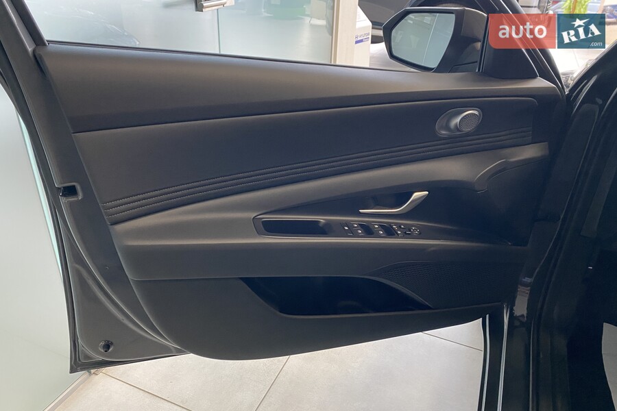 Hyundai Elantra - фото 13