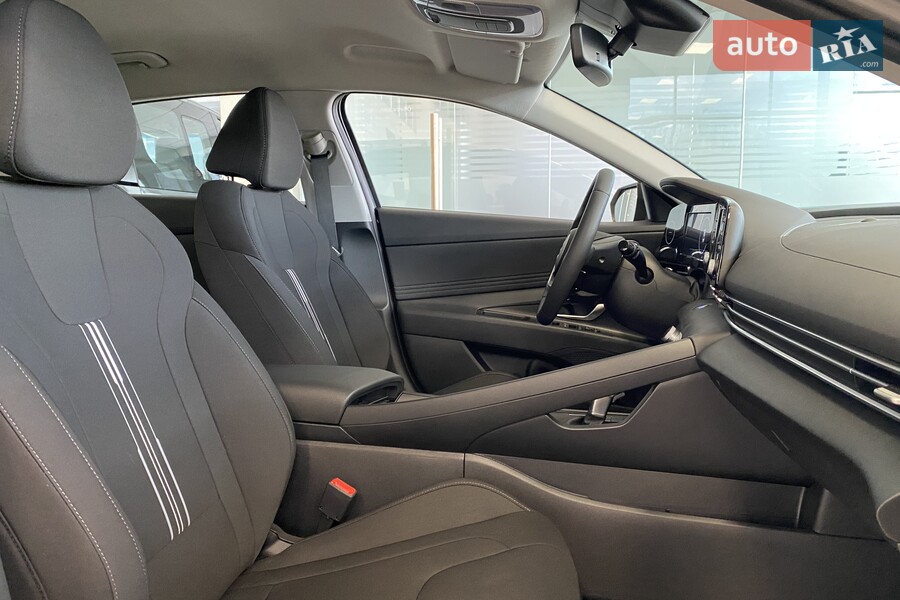 Hyundai Elantra - фото 17